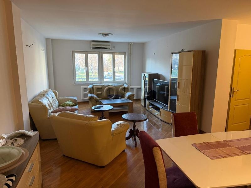 Izdavanje stanova Beograd - Novi Beograd