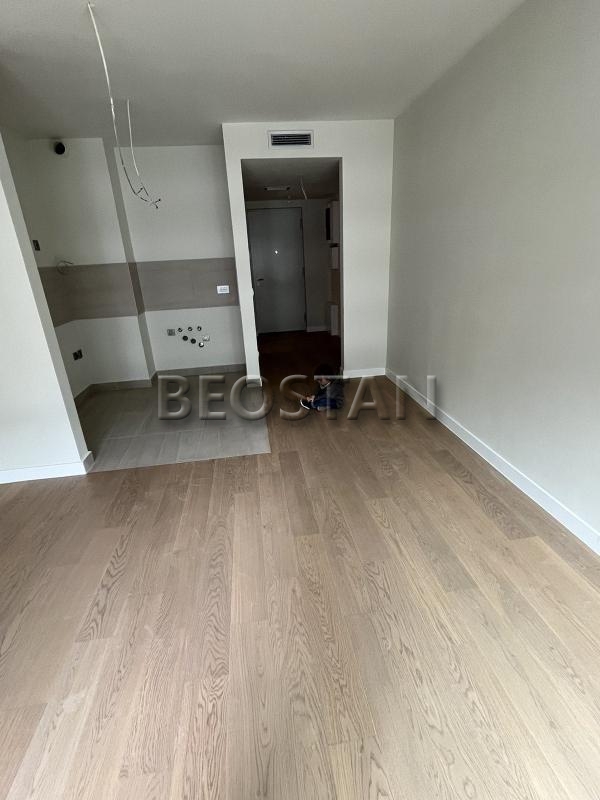 Novi Beograd - Airport Garden blok 65 #67169