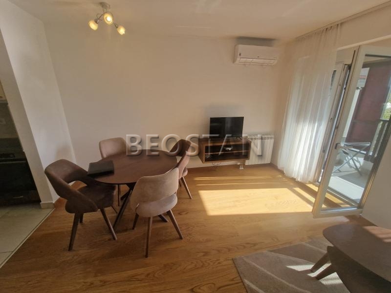Izdavanje stanova Beograd - Novi Beograd