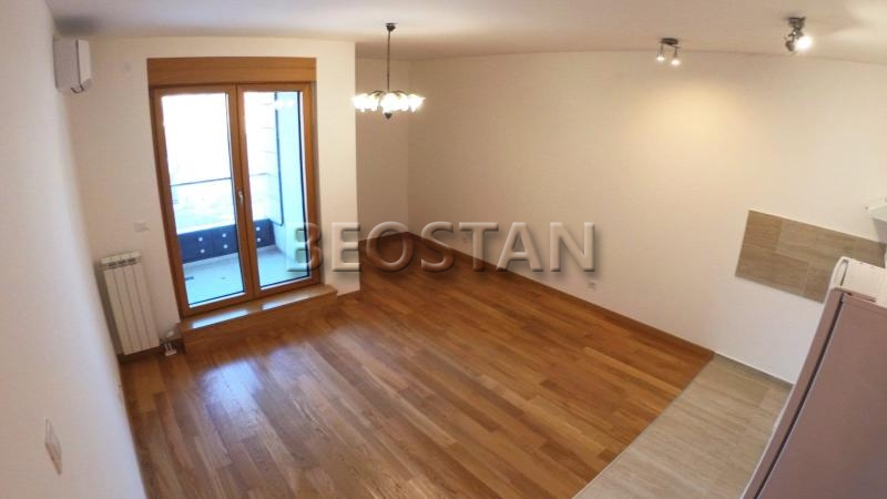 Novi Beograd - West 65 wellport #65821