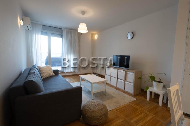 Izdavanje stanova Beograd - Novi Beograd