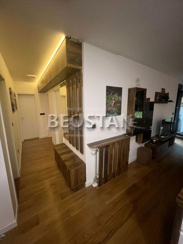 Zemun - Karadjordjev trg - novogradnja #66475