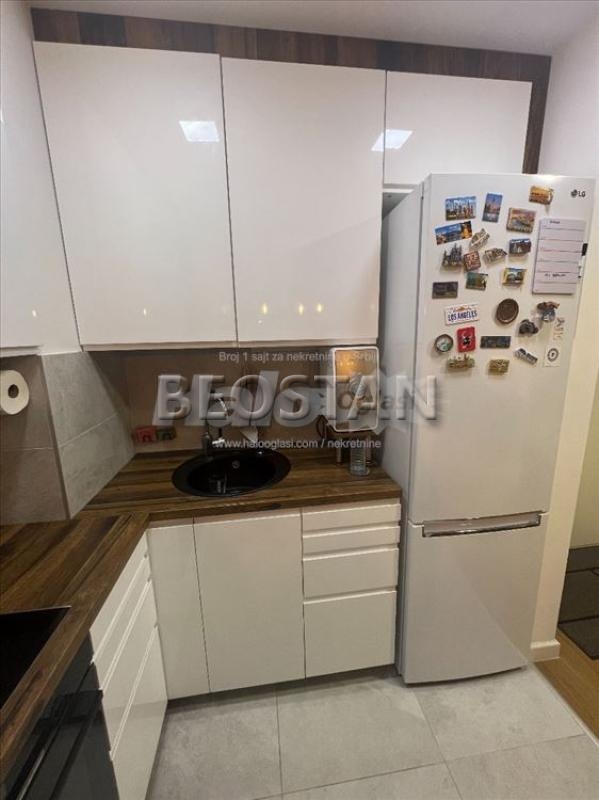 Zemun - Karadjordjev trg - novogradnja #66475