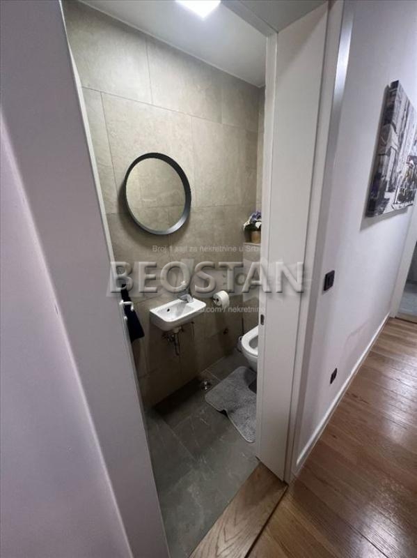 Zemun - Karadjordjev trg - novogradnja #66475