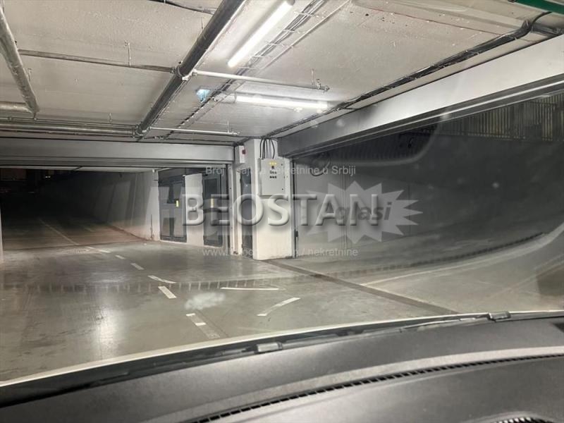 Zemun - Karadjordjev trg - novogradnja #66475