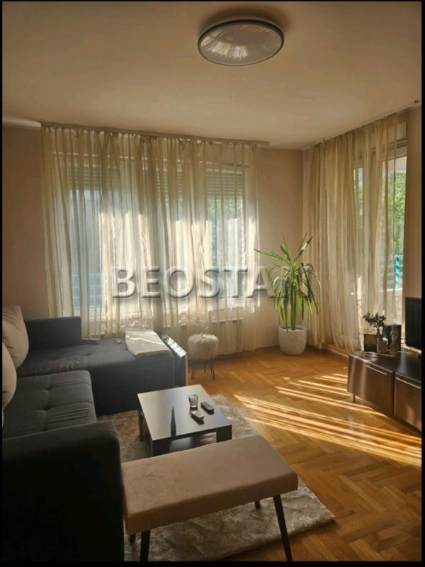 Izdavanje stanova Beograd - Novi Beograd