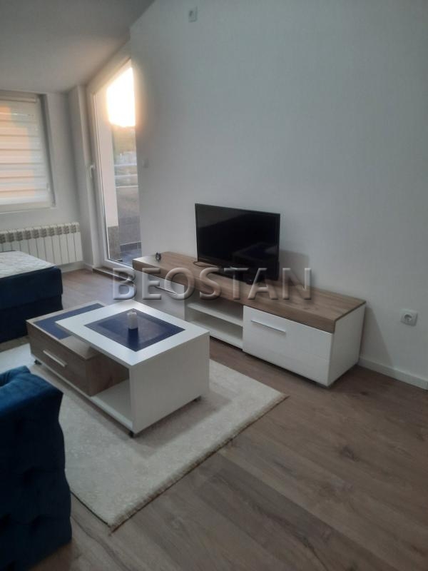 Širi centar - Karaburma #565069