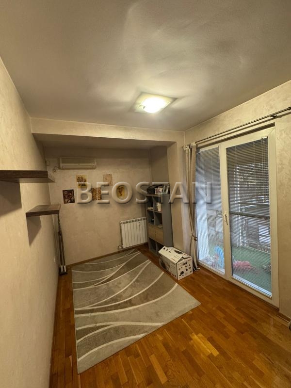 Širi centar - Vozdovac fon #66045