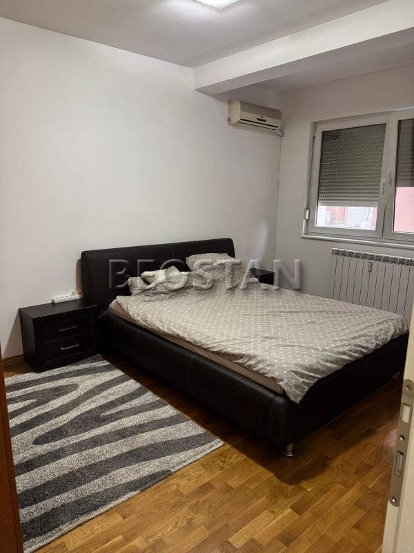 Širi centar - Vozdovac fon #66045