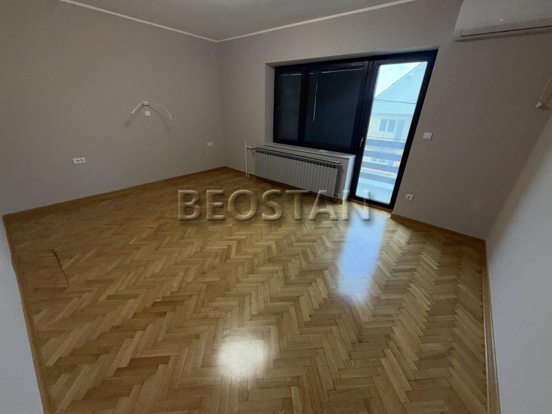 Lokal - Bezanijska kosa 2 #67191