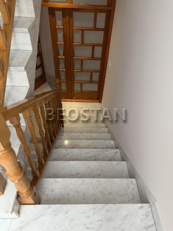 Lokal - Bezanijska kosa 2 #67191