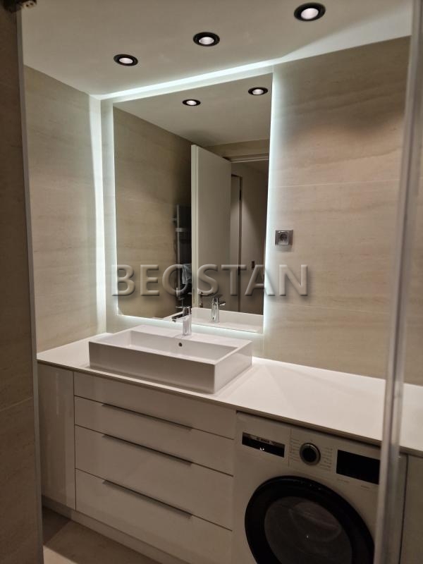 Novi Beograd - Blok 65 Wellport #67034