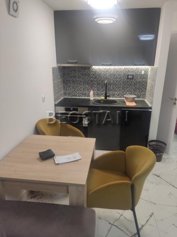 Širi centar - Banovo brdo #66438