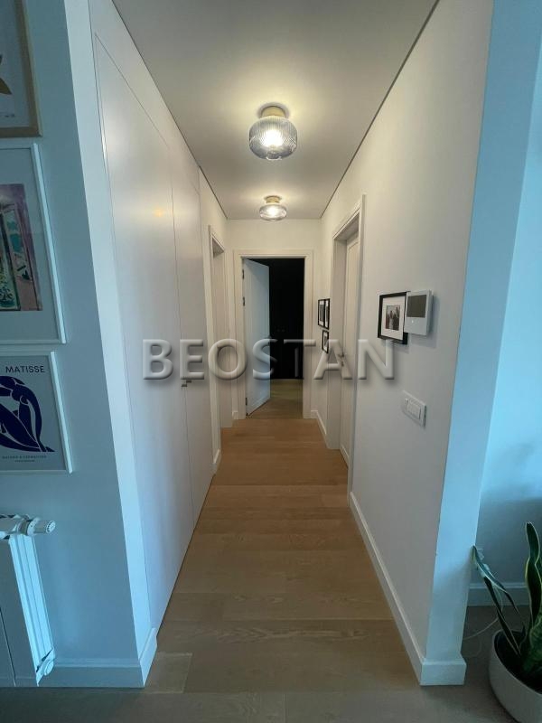 Novi Beograd - Stari merkator novogradnja #56562