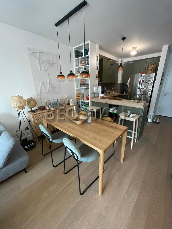 Novi Beograd - Stari merkator novogradnja #56562