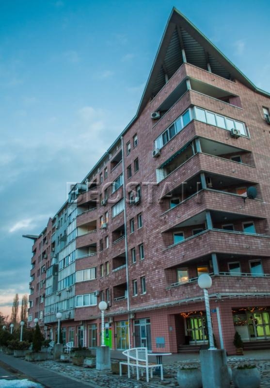 Novi Beograd - Yubc blok 12 #65323