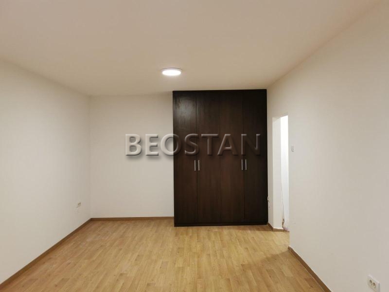 Novi Beograd - Blok 70 cetvorospratnice #66350