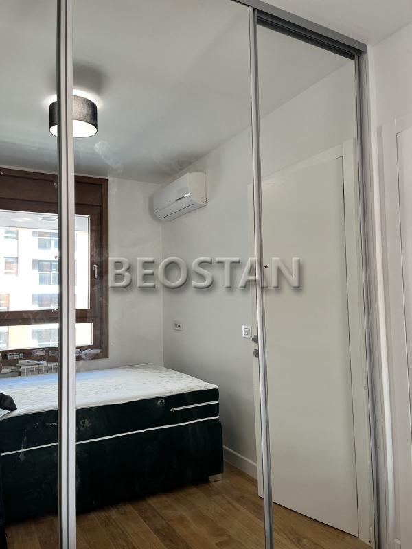 Novi Beograd - Blok 63 novogradnja petica #64849