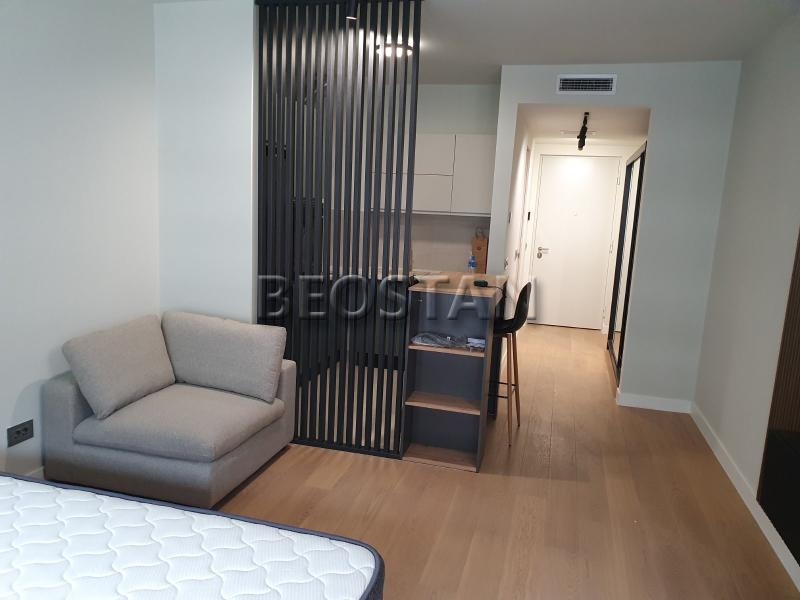 Novi Beograd - Airport Garden #66999