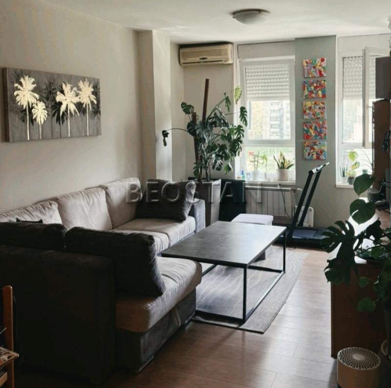 Izdavanje stanova Beograd - Novi Beograd