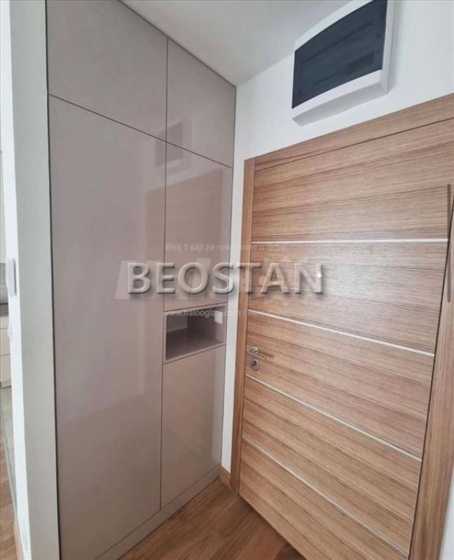 Novi Beograd - Wellport kula #65988